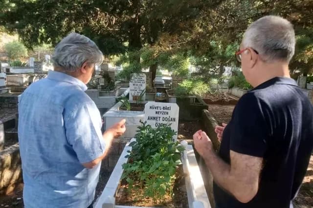 YAZARLAR BİRLİĞİ ÖZEKE'Yİ UNUTMADI 