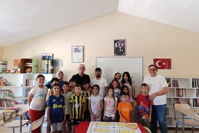 ÖĞRENCİLERDEN TARİHİ BULUŞMA
